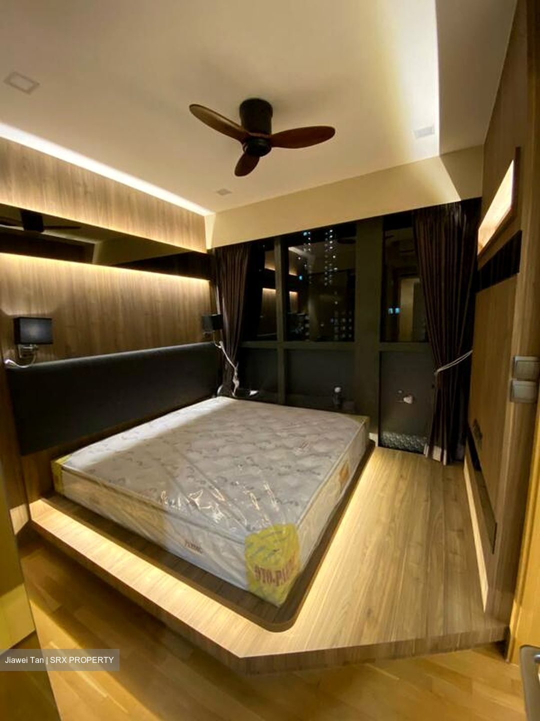 Commonwealth Towers (D3), Condominium #525646561